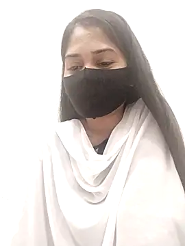 Green LaDY66 online show from 17, 11, 2025