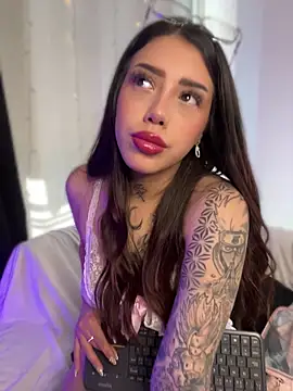 AshleyWinslow online show from 10, 4, 2026