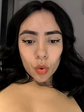 Snapshot of Sara-215 chatting on 18, 1, 2026 Sara-215 online show from 18, 1, 2026