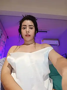 Snapshot of Sara-215 chatting on 17, 6, 2026 Sara-215 online show from 17, 6, 2026