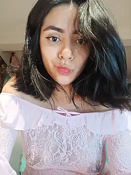 Snapshot of Sara-215 chatting on 1, 3, 2026 Sara-215 online show from 1, 3, 2026