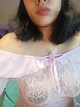 Snapshot of Sara-215 chatting on 20, 2, 2026 Sara-215 online show from 20, 2, 2026