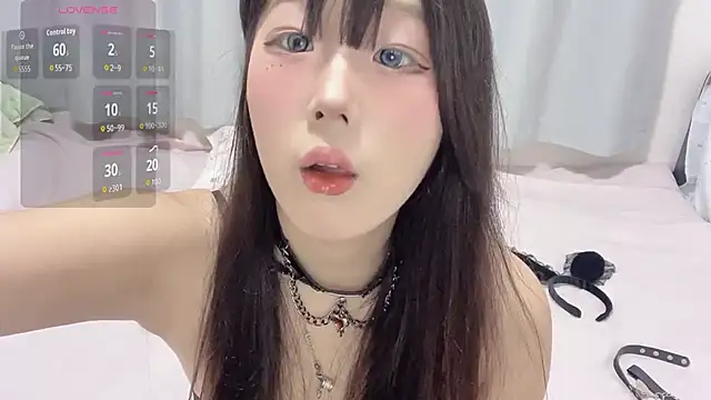 Snapshot of zhnlky chatting on 10, 11, 2025 zhnlky online show from 10, 11, 2025