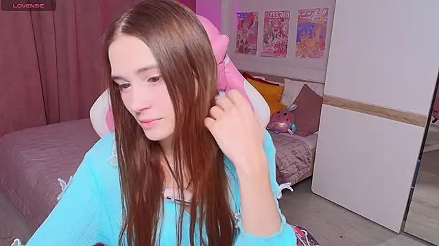 Hana Flo  online show from 24, 11, 2025