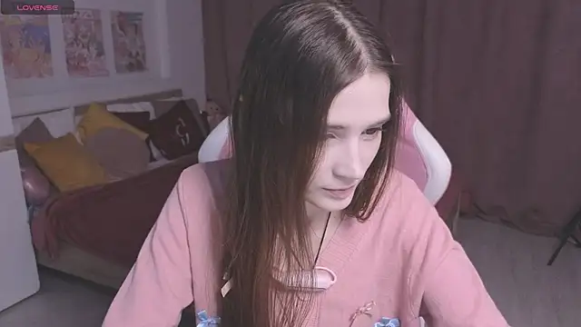 Hana Flo  online show from 14, 11, 2025