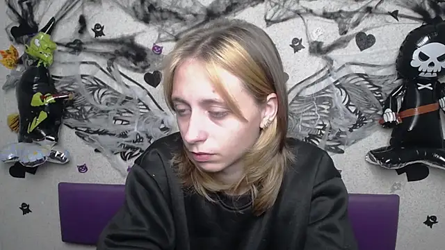 TracyLll online show from 29, 10, 2025