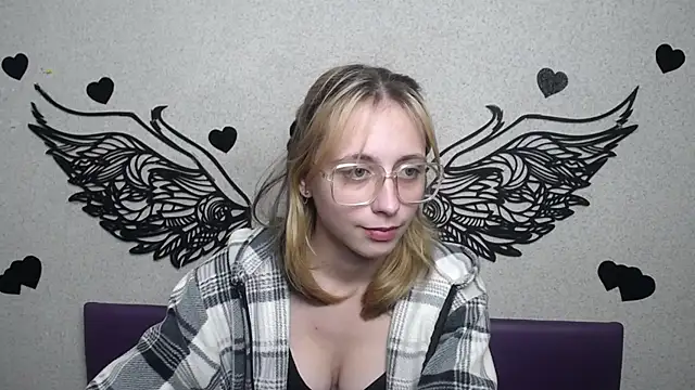 TracyLll online show from 18, 11, 2025