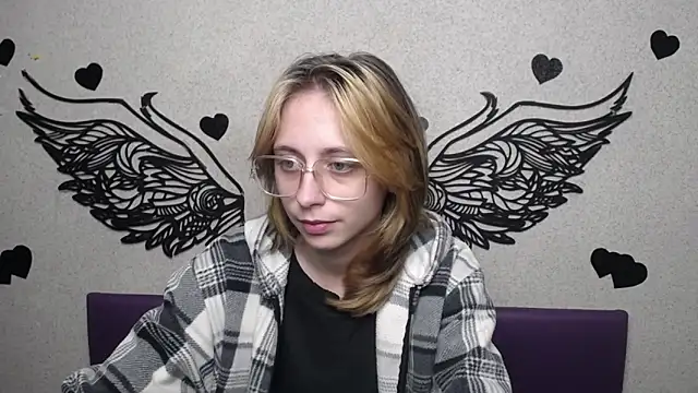 TracyLll online show from 20, 11, 2025