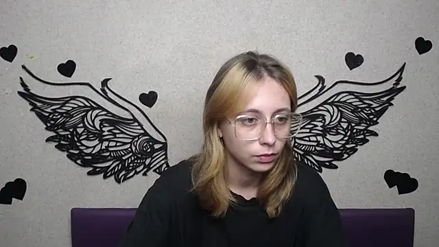 TracyLll online show from 22, 11, 2025