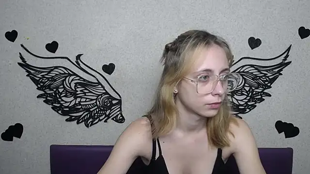 TracyLll online show from 28, 11, 2025