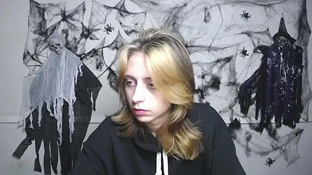 TracyLll online show from 15, 11, 2025