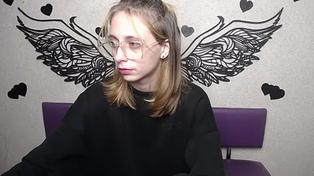 TracyLll online show from 1, 12, 2025