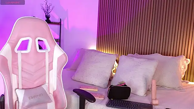 Skay bluee online show from 31, 10, 2025