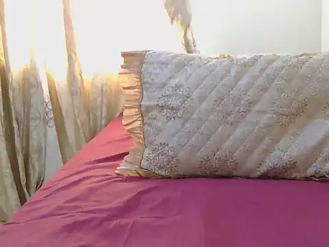 sexy-Halo online show from 3, 11, 2025