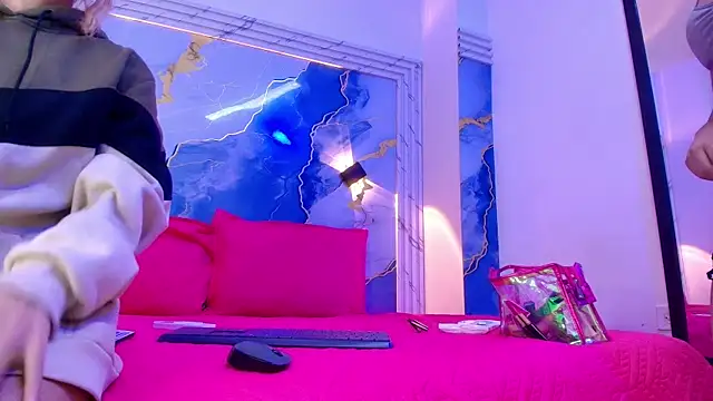 Girls from medellin online show from 26, 11, 2025