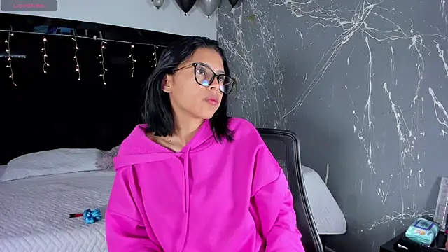 LilithLuxorr online show from 4, 12, 2025