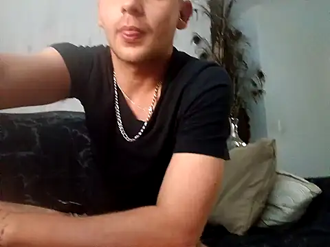 THOMMONSTER5299 online show from 5, 12, 2025