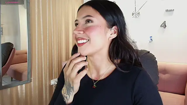 Snapshot of KamyGlam chatting on 7, 2, 2026 KamyGlam online show from 7, 2, 2026