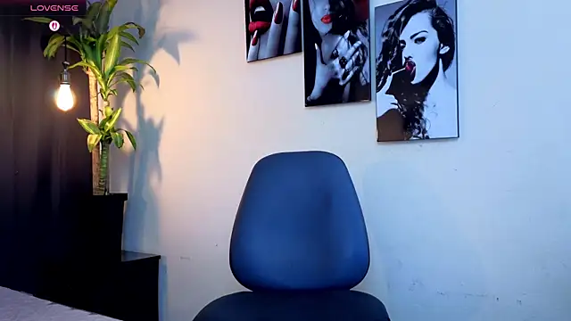 Flor Gil online show from 11, 11, 2025