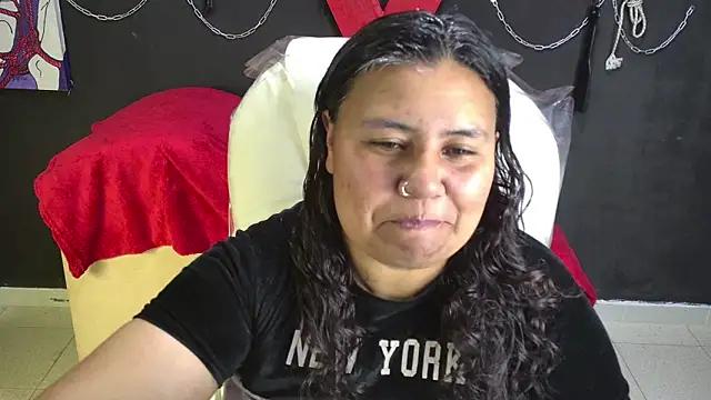 Snapshot of serenamystsh chatting on 23, 11, 2025 serenamystsh online show from 23, 11, 2025