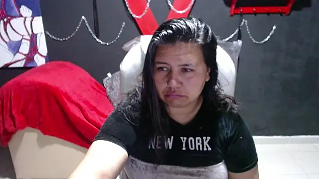 Snapshot of serenamystsh chatting on 7, 11, 2025 serenamystsh online show from 7, 11, 2025