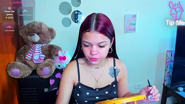 Emma boo online show from 14, 3, 2026