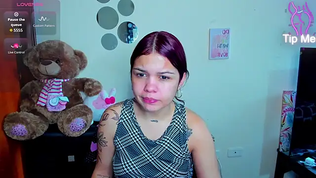 Emma boo online show from 4, 4, 2026