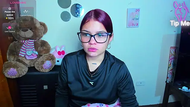 Emma boo online show from 28, 3, 2026