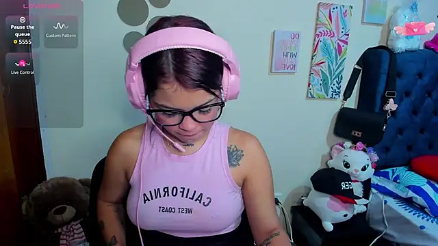 Emma boo online show from 17, 11, 2025