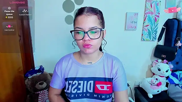 Emma boo online show from 18, 11, 2025