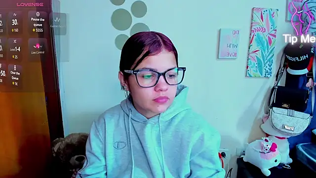 Emma boo online show from 15, 12, 2025