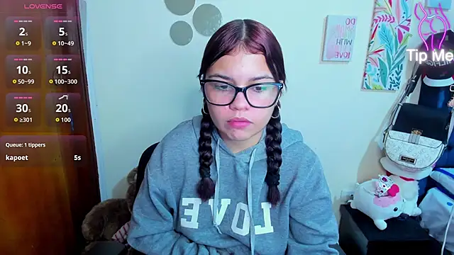 Emma boo online show from 4, 12, 2025