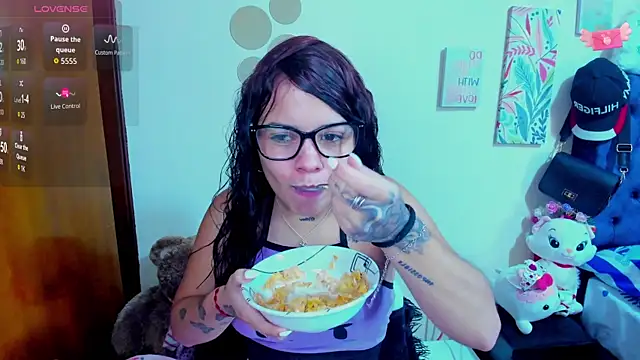 Emma boo online show from 10, 11, 2025