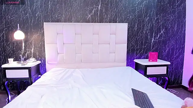 ViolettConnor-x online show from 30, 10, 2025