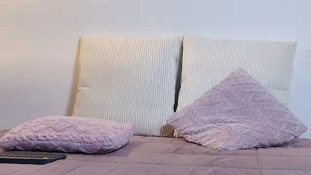 Naomidelavega1 online show from 6, 2, 2026