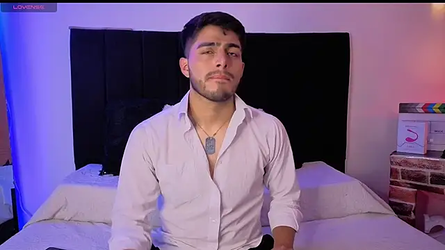 Snapshot of jaiden_thoner chatting on 6, 2, 2026 jaiden thoner online show from 6, 2, 2026