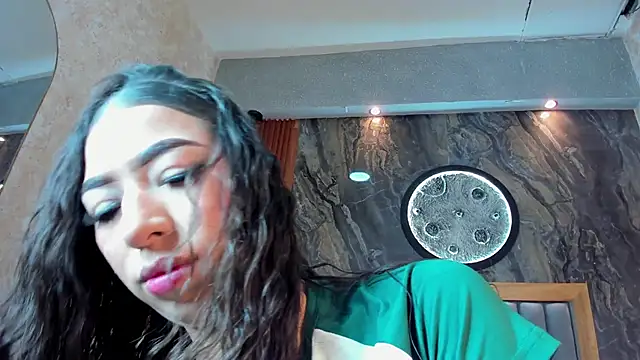 Ivy Spicy online show from 8, 11, 2025