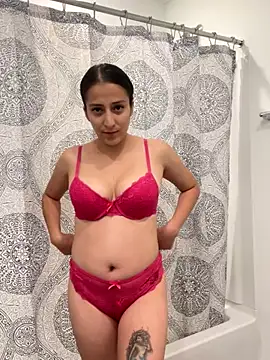 Snapshot of Synne chatting on 31, 10, 2025 Synne online show from 31, 10, 2025