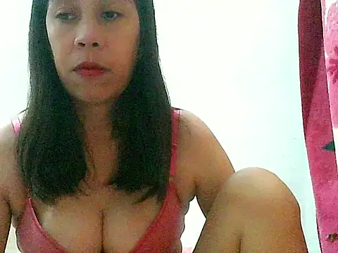 nhicole4u online show from 13, 11, 2025