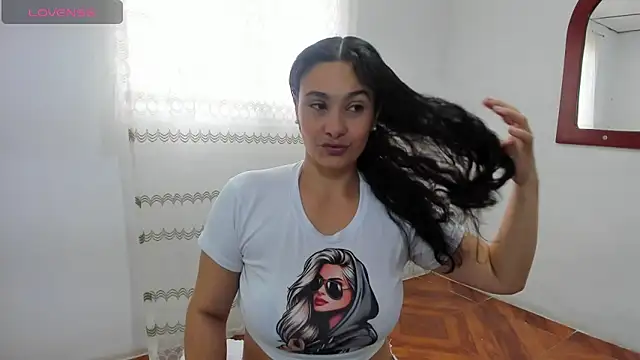 Isa-Giraldo online show from 8, 3, 2026