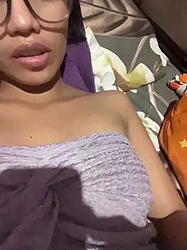 Snapshot of hottiebabe23 chatting on 3, 11, 2025 hottiebabe23 online show from 3, 11, 2025