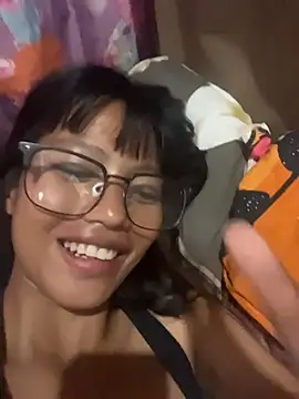 Snapshot of hottiebabe23 chatting on 17, 11, 2025 hottiebabe23 online show from 17, 11, 2025