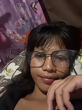 Snapshot of hottiebabe23 chatting on 22, 11, 2025 hottiebabe23 online show from 22, 11, 2025