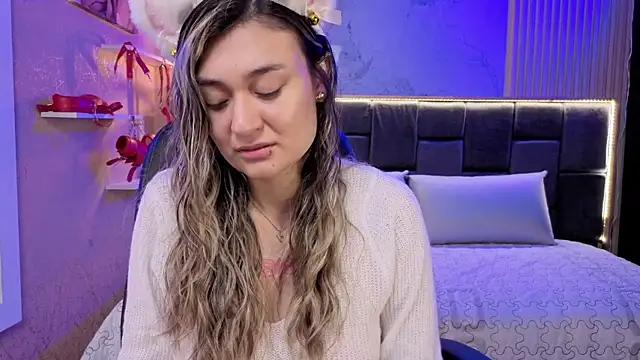 Im-Lola online show from 12, 11, 2025