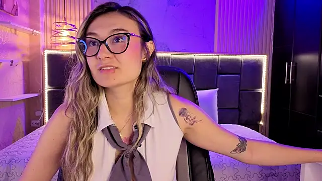 Im-Lola online show from 7, 11, 2025