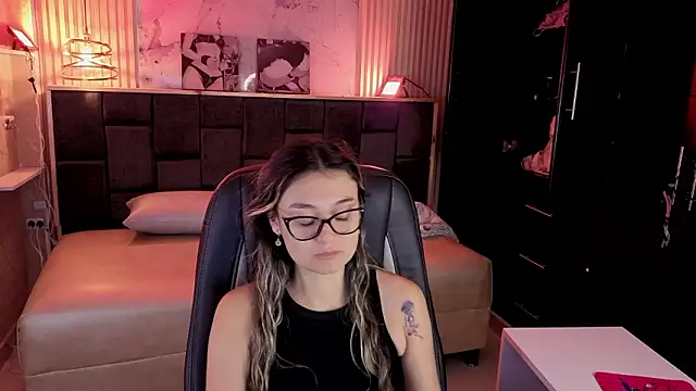 Snapshot of Im-Lola chatting on 27, 2, 2026 Im-Lola online show from 27, 2, 2026