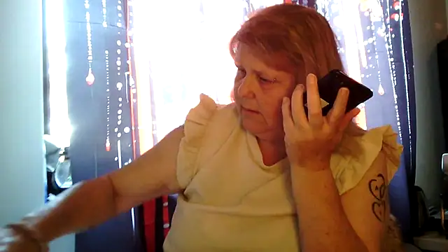 Snapshot of Sylviastar46 chatting on 27, 6, 2026 Sylviastar46 online show from 27, 6, 2026