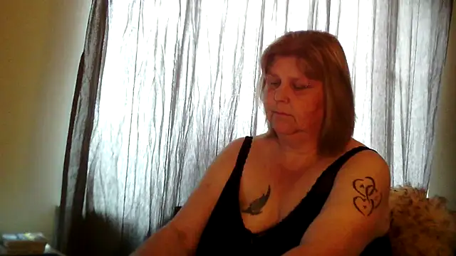Snapshot of Sylviastar46 chatting on 10, 6, 2026 Sylviastar46 online show from 10, 6, 2026