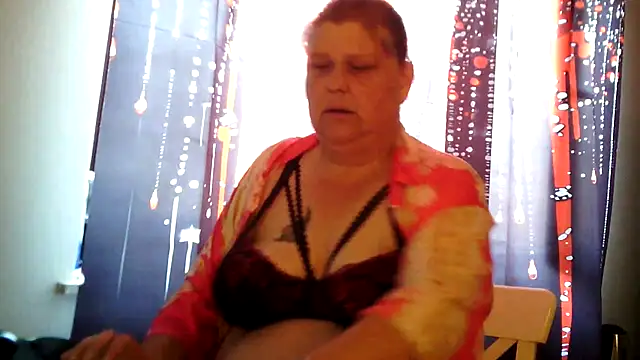 Snapshot of Sylviastar46 chatting on 30, 6, 2026 Sylviastar46 online show from 30, 6, 2026