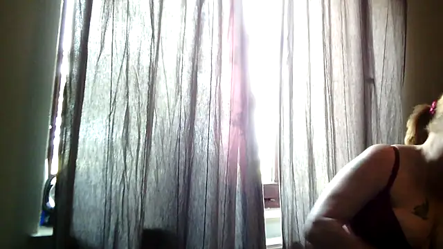 Snapshot of Sylviastar46 chatting on 16, 6, 2026 Sylviastar46 online show from 16, 6, 2026
